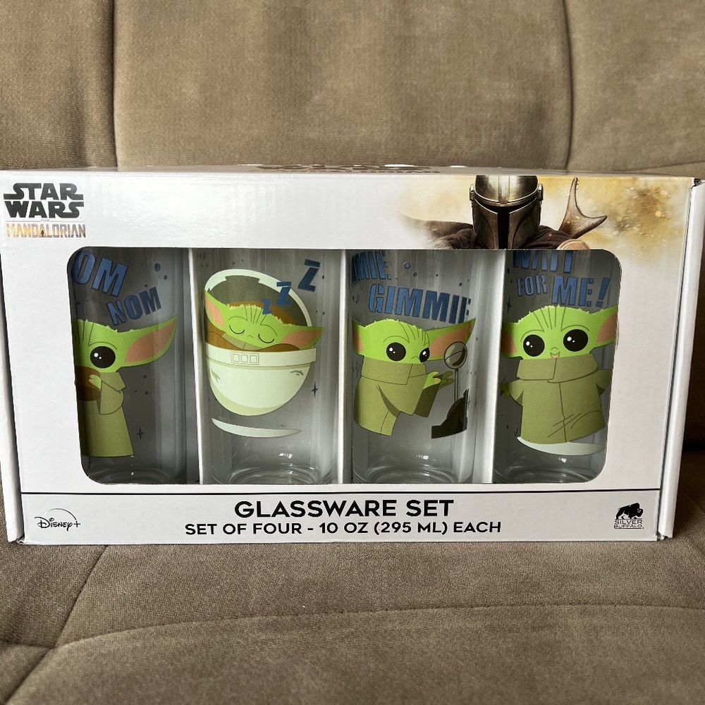 NIB - Grogu Glassware Set